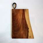 Snijplank met leren handvat