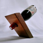 Balancerende wijnfleshouder